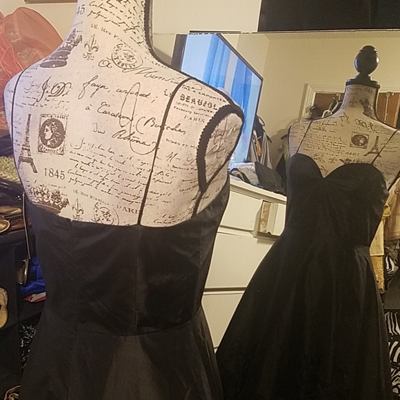 Dress by laundry snelli segal NWT - Picture 7 of 9